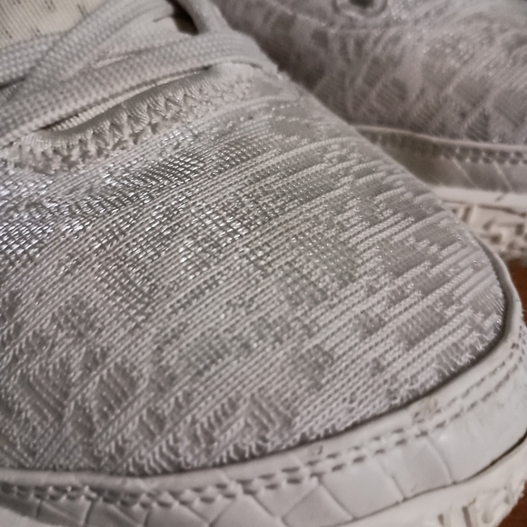 Nike Zoom LeBron James NXXT Sneakers with Pink and Orange Accents_8.5 - Picture 10 of 11